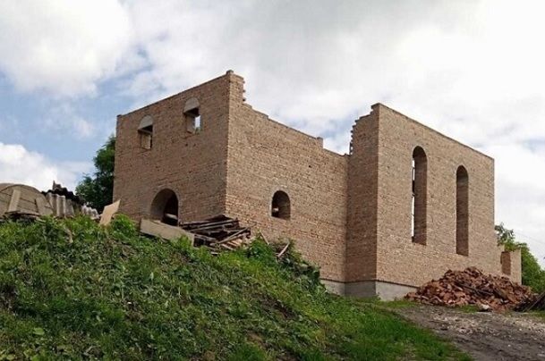 Растут стены нового храма в селе Ростоки на Тернопольщине