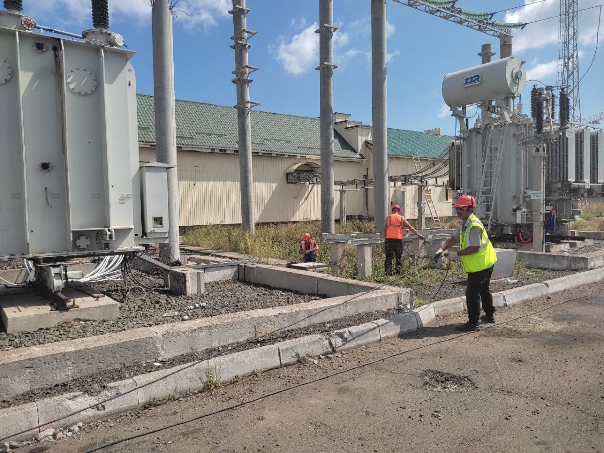 Энергетики России и ДНР успешно решают задачу по восстановлению разрушенной энергетической инфраструктуры Мариуполя