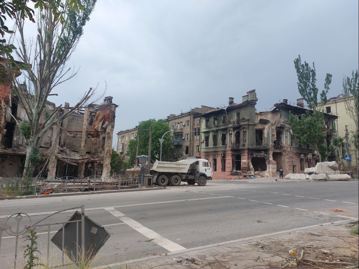 На проспекте Ленина повреждены почти все дома