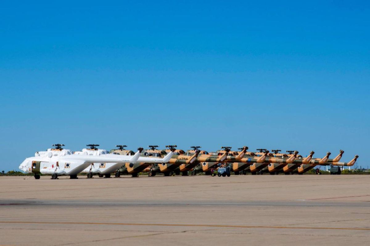 США отправляют ВСУ 11 «афганских» вертолётов Ми-17 с авиабазы Дэвис-Монтан (штат Аризона) 22 апреля 2022 г. / Пентагон