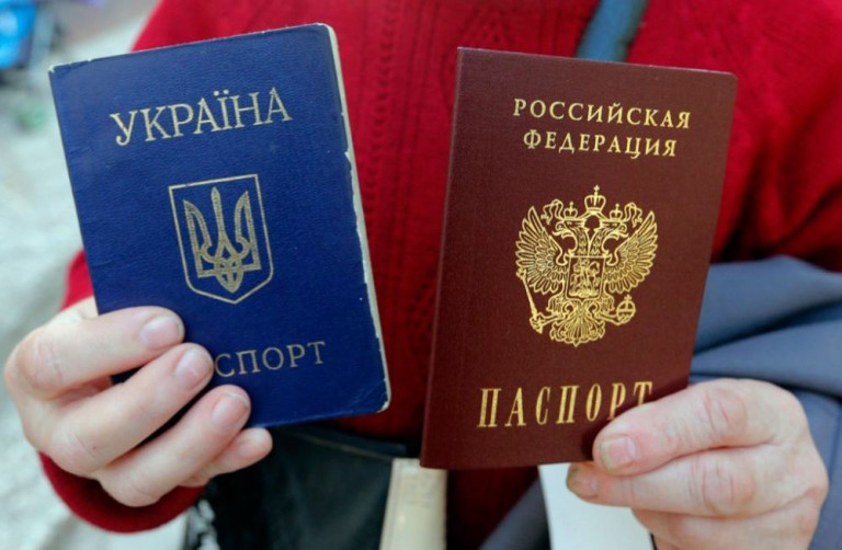 В ДНР рады идее Киева лишать обладателей российских паспортов украинского гражданства