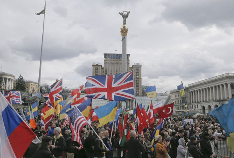 Британский флаг на евромайдане, 2014 год