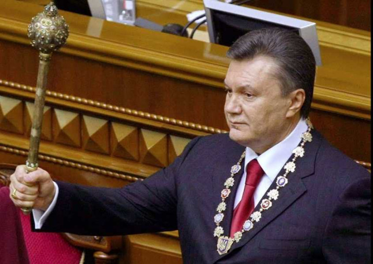 Януковича могут вновь сделать законным президентом