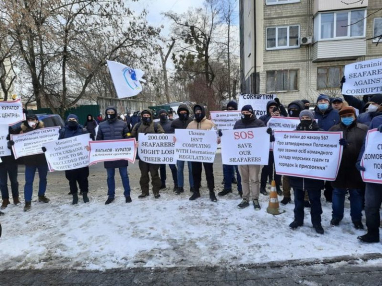 Моряки Украины просят американских хозяев страны спасти их от коррупции