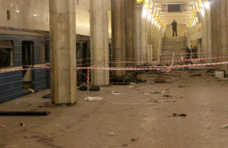 Последствия взрыва в Минском метро в апреле 2011 года