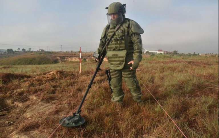 На окраинах Мариуполя обезврежены минные поля