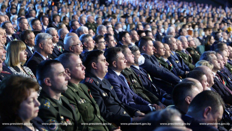 Большая речь Лукашенко перед властной вертикалью и основными сторонниками дала старт агитации за новый вариант Конституции. Источник: president.gov.by