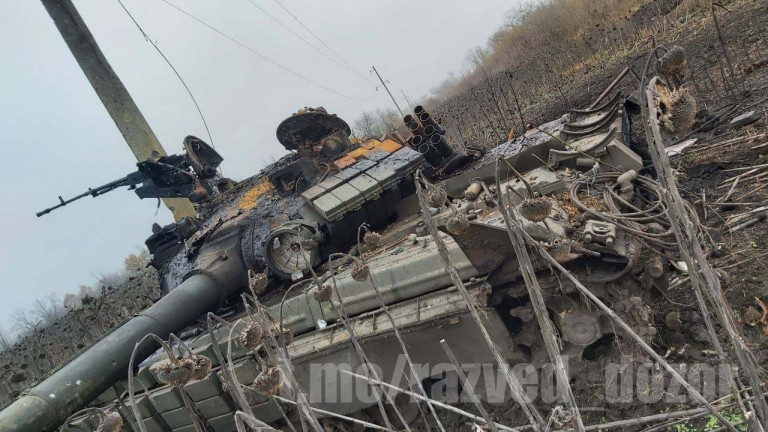 Уничтоженная гвардейцами-танкистами Западной группировки техника противника на Купянском направлении, пишет Телеграм-канал РаZвед ДоZор