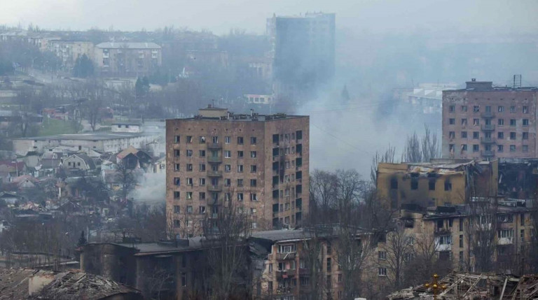 На заглавном фото: Артёмовск (Бахмут), в котором нашли свои могилы тысячи и тысячи всушников, стал источником хайпа для украинских музыкантов