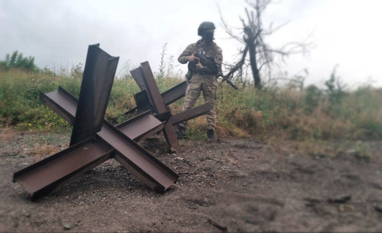 Заглавное фото от военкора Среды – Где-то под Артёмовском…