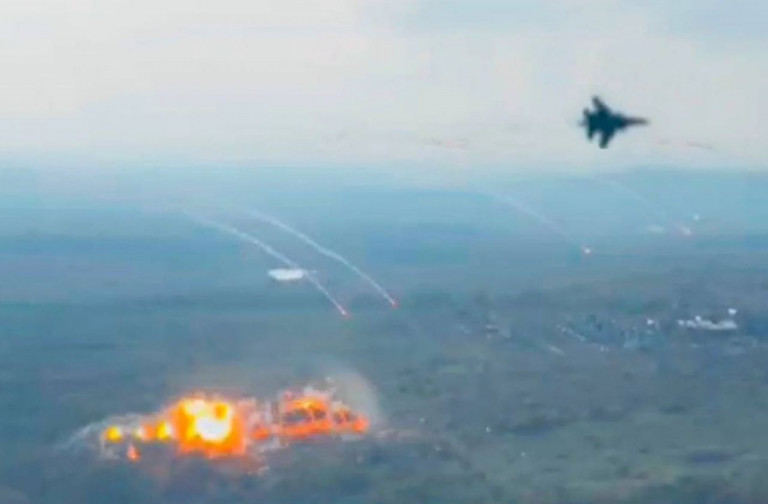 На заглавном фото: Тактическая авиация ВКС РФ наносит удары ФАБ-500 по вражеским позициям в районе Авдеевки