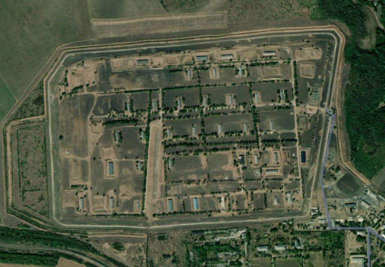 На заглавном фото: Военные склады в селе Колбасна (ПМР)