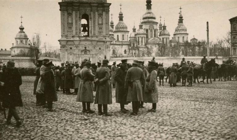 На заглавном фото: Немецкие войска в Киеве, 1918 год