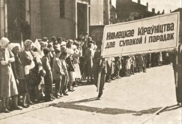 На заглавном фото: История заходит на новый круг... Только теперь руководство – натовское