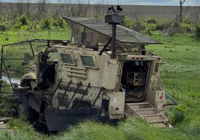 На заглавном фото: НАТОвская техника, не выдержавшая запорожских степей – от Телеграм-канала Фронтовая Птичка