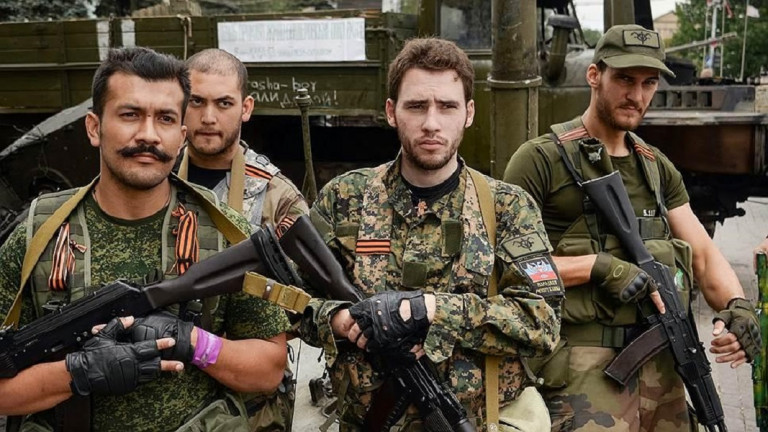 Заглавное фото: Французы Гийом, Мишель, Виктор и Никола в ополчении Донбасса, сентябрь 2014 года