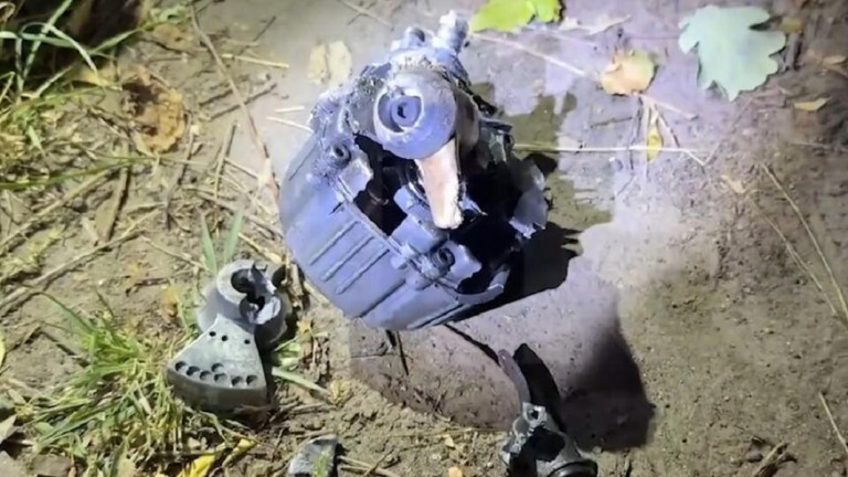 На заглавном фото: обломок БПЛА, с помощью которого боевики нанесли удар по Донецку.