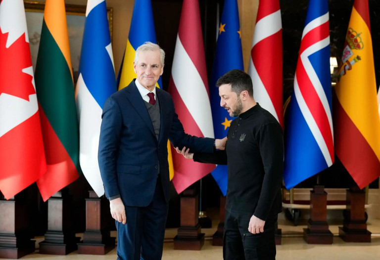 На заглавном фото: Стёре и Зеленский