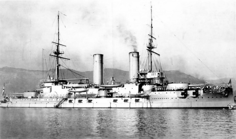 Заглавное фото. Русский броненосец «Слава», погибший во время битвы за Моонзунд