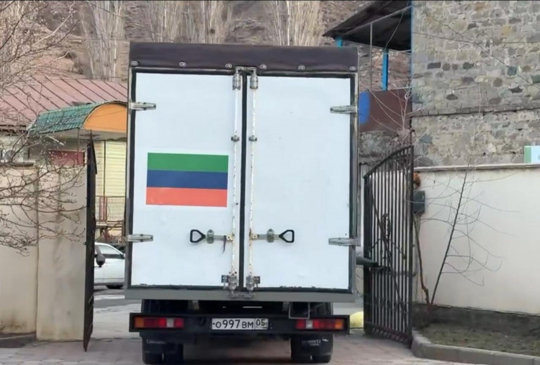 На заглавном фото:  ВСУ нацелили беспилотники в гуманитарный конвой из Дагестана, по предварительным данным три человека погибли, один получил ранения