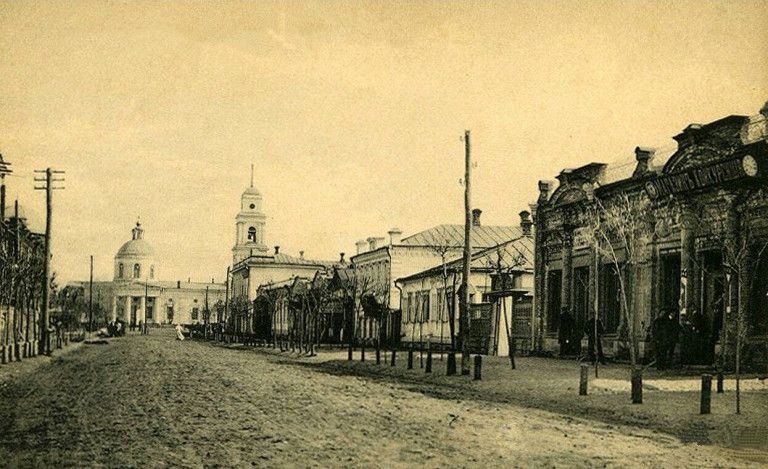 Заглавное фото. Город Славянск (улица Харьковская) на дореволюционной фотографии