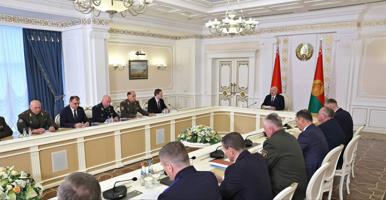 Заглавное фото: Совещание по вопросам государственных программ вооружения и государственного оборонного заказа у Александра Лукашенко 