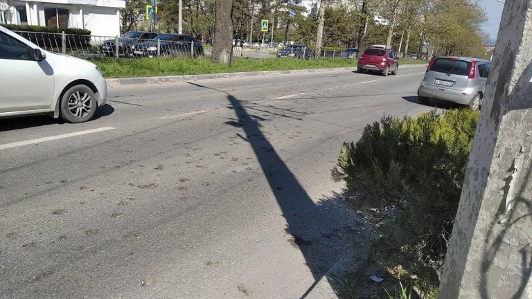 На заглавном фото: Следы от металлических шариков, которыми были начинены дроны ВСУ, атаковавшие Севастополь.