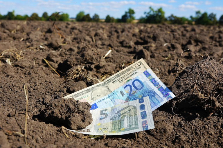 Украина распродаёт свои земли