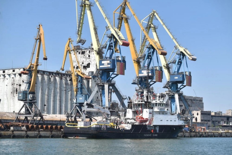 В морских портах Мариуполя и Бердянска до конца года откроют грузовые пункты пропуска