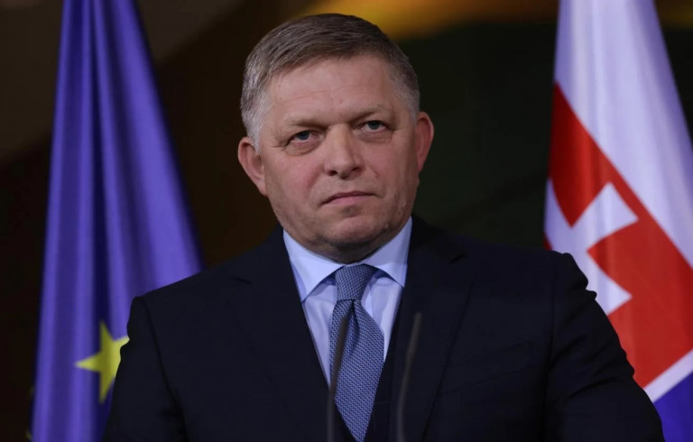 На заглавном фото: Председатель словацкого правительства Роберт Фицо