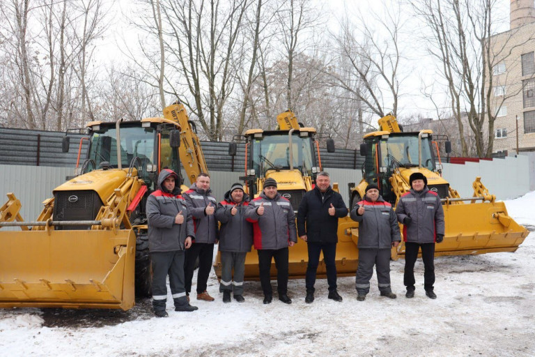 В «Донбасстеплоэнерго» получили новые экскаваторы-погрузчики
