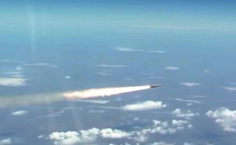 Летящий "Кинжал"