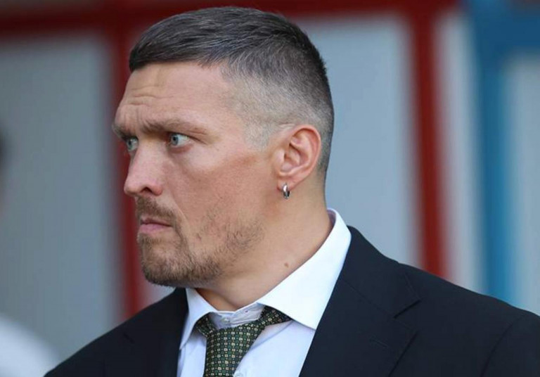 На заглавном фото: Судя по всему, Александр Усик всё-таки примерит костюм политика